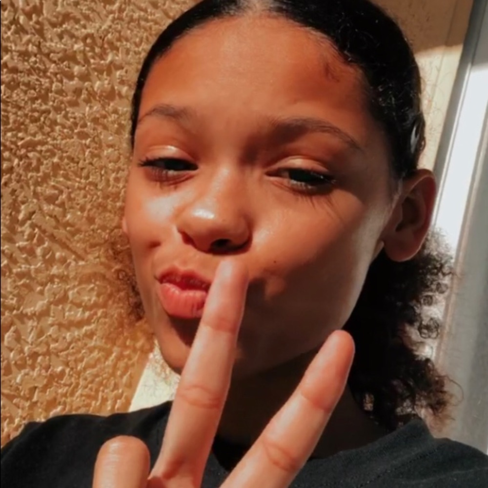 Meet your Posher, Mariana